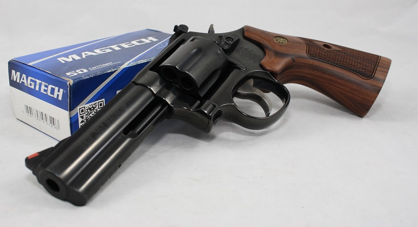 Smith & Wesson Model 586 4" Classic Series Revolver