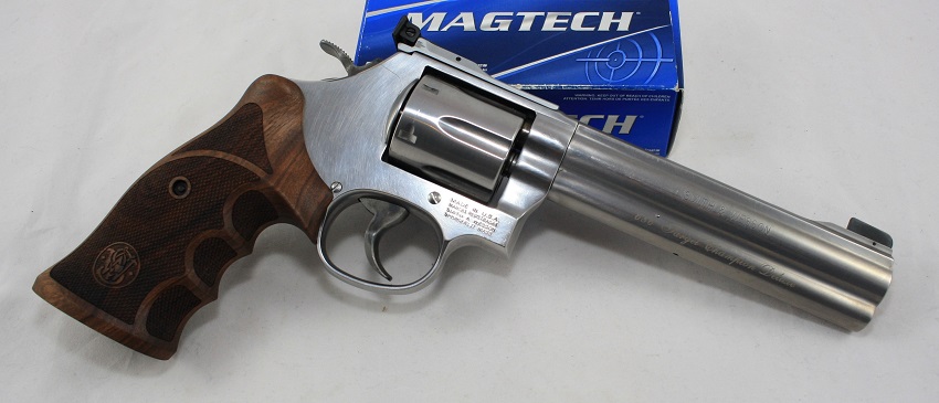 Smith & Wesson Model 686 Target Champion Deluxe 6" Revolver