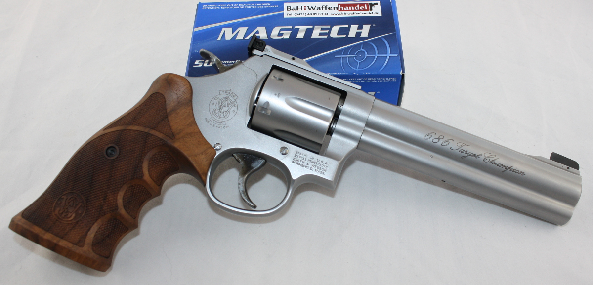 Smith & Wesson Model 686 Target Champion 6" Revolver