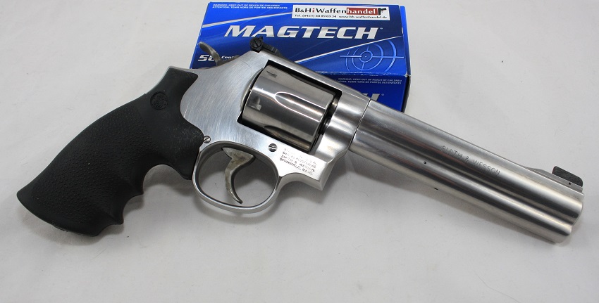 Smith & Wesson Model 686 Standard 6" Revolver